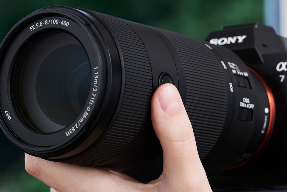 Sony FE 100&ndash;400mm F5.6&ndash;8 OSS &ndash; lett supertelezoom