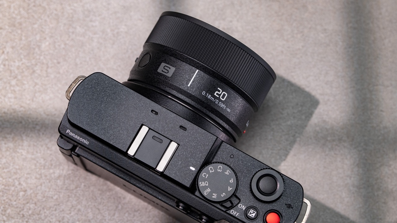Panasonic lanserer kompakt 20 mm vidvinkel